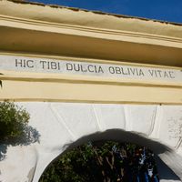 "Hic tibi dulcua oblivia vitae" at Casa Lora in Forio Dischia
