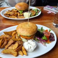 Burger met aioli at Inside Rock Café Korskirken in Bergen