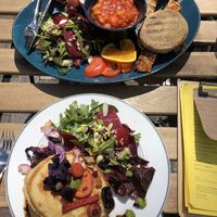 English Breakfast and hearty veggie pancakes  at püük - fein + herausgeputzt in Hamburg