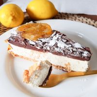 One of my favourite cakes: Sicilian lemon cake, also delicious to take at home at püük - fein + herausgeputzt in Hamburg