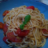 Spaghetti aglio e olio at Fofftein Deli in Busum