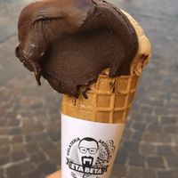 Fondente e nocciola  at Gelateria Etabeta in Riva Del Garda