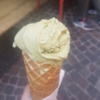 very good and clearly labeled pistachio at Gelateria Etabeta in Riva Del Garda