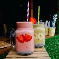 Strawberry Stroll & Banana Breakfast Jar with Chia Pudding at Hummin' Hub in Bandung