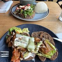 Dag special (avocado, kimchi, paddestoel), en Focus Triangle  at Focus Eten en Drinken in Arnhem