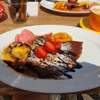Vegane Schokopfannkuchen at Miss Dot in Hals