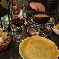 Barry's has amazing vegan options and even did a cheeseless fondue which was incredible 🫶🏻 at Barry's in Grindelwald