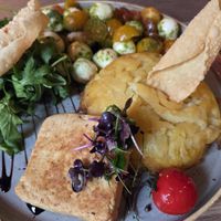Rosti mit tofu,it is good and not so much expensive at Barry's in Grindelwald