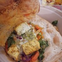 Intérieur du quesa au tofu #Veganuary at Boll N Roll in Tours