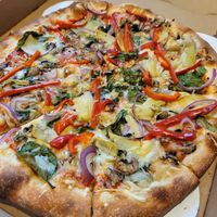 14" super veggie pizza with vegan cheese at Little Pizza Paradise in Bend