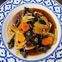 Tofu with black mushrooms and bamboo at Pattaya in La Rochelle