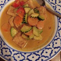 Tofu con verdure al curry e latte di cocco at Pattaya in La Rochelle