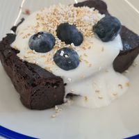 Brownie at Curcuma Green Food in Burgos