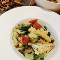 Fresh vegetables with black pepper 黑椒鲜蔬 at Lín Hú SùShí - The Lakeside Veggie in Shanghai