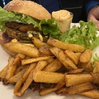 Great burguer at brEAThe Restaurant - Pigalle in Paris