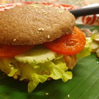 Tasty burger at Yoddoi Coffee & Tea in Chiang Rai