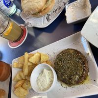 Beyond meat burger (top) burger of the day (bottom)  at Sa Capca in Blanes
