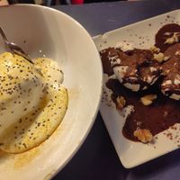 Carrot cake y helado de brownie at Sa Capca in Blanes