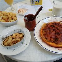 Patates braves, calamars a la romana & popshitaki a feira at Sa Capca in Blanes