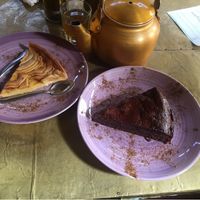 Apple tart (vegetarian) & chocolate cake (vegan) at Earth Cafe - Derb Zawak in Marrakech