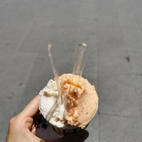 Walnut and peach gelato at Gelateria Rufus in Pisa