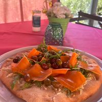 Pizza al salmone vegano  at Ristoro Dantesca in Pisa