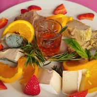 Tagliere con miele (veg anche quello!) at Ristoro Dantesca in Pisa