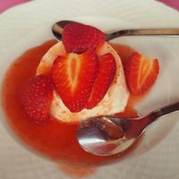 Panna cotta at Ristoro Dantesca in Pisa