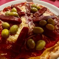 Pizza tonno veg olive e cipolla  at Ristoro Dantesca in Pisa