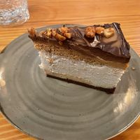 Bolo snickers  at Orteá - Vegan Collective in Lisbon