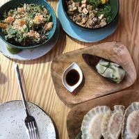 Fresh. Gioza & 2 salads at Orteá - Vegan Collective in Lisbon