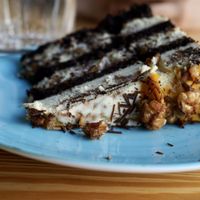 Cake - passion fruit and chocolate at Orteá - Vegan Collective in Lisbon