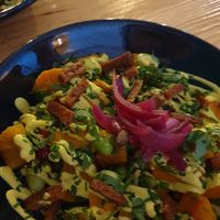 Revuelto bowl at Orteá - Vegan Collective in Lisbon