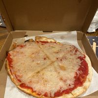 Pizza Party - Vegan Personal Size w/Daiya Cheese 🍕😛 #Veganuary at Mod Pizza in Tracy