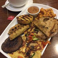 Irish breakfast (and complimentary vanilla chai tea) at The Electric Vegan in Dublin