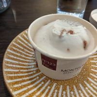 Vegan maple pecan ice cream at Syrisch Eethuis Moushmoush in Arnhem