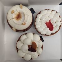 Vegan pastries at Oh Faon in Marseille