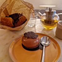 M.I.L.K cake, green tea with Jasmin, and some viennoiseries at Oh Faon in Marseille