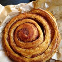 Cinnamon roll at Oh Faon in Marseille
