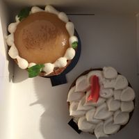 Pear pastry and and startelette (lemon)  at Oh Faon in Marseille