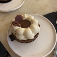 Vanilla caramel and pecan nuts  at Oh Faon in Marseille