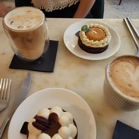 22€ pour 2 pâtisseries + 2 cafés at Oh Faon in Marseille