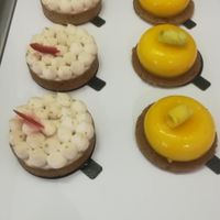 Mango sticky rice and lemon pie at Oh Faon in Marseille