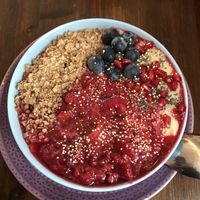 Vanille Himbeer Porridge at Café Frida in Ulm