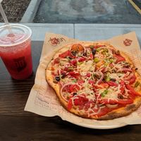 Pizza and lemonade at Mod Pizza in The Dalles