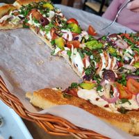 Grosse vegane Pizza at Peppes Pizza - Stortorget in Tromsoe
