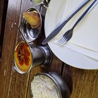 Samosa und Dal mit Reis at Garnish Indian Restaurant in Swakopmund