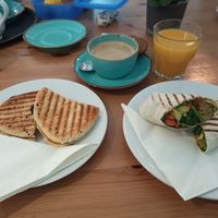 Grillgemüse-Panini und Falafel-Wrap at Stadtkind Konstanz in Konstanz