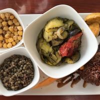 Red rice with balsamic vinegar, lentils, vegetables and chickpeas at Le Comptoir Nature in Le Somail