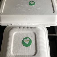 Containers, clearly marked vegan  at Capplemans Fish and Chips in Scarborough